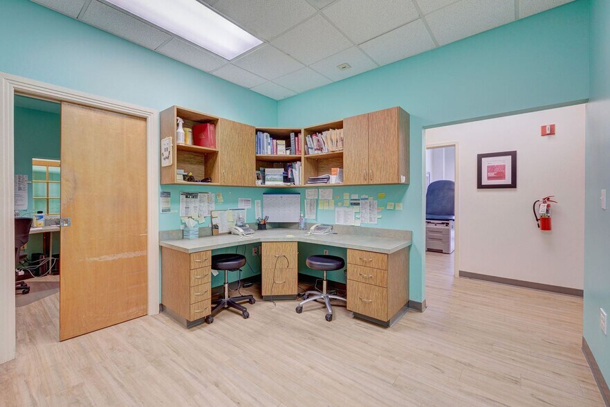 More Photos Of 1717 Shipyard Blvd, Wilmington Medical For Lease