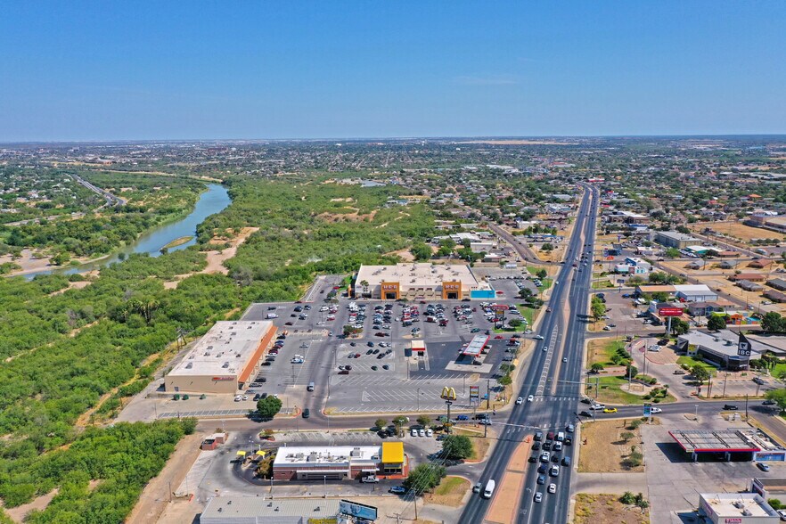 More Photos Of 2314-2316 S Zapata Hwy, Laredo Unknown For Lease