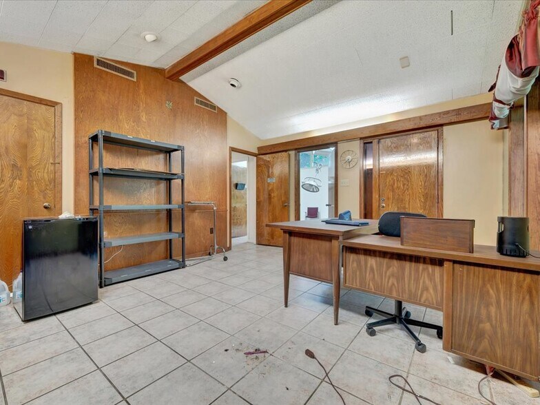 More Photos Of 900 Ellis Ave, Lufkin General Retail For Sale