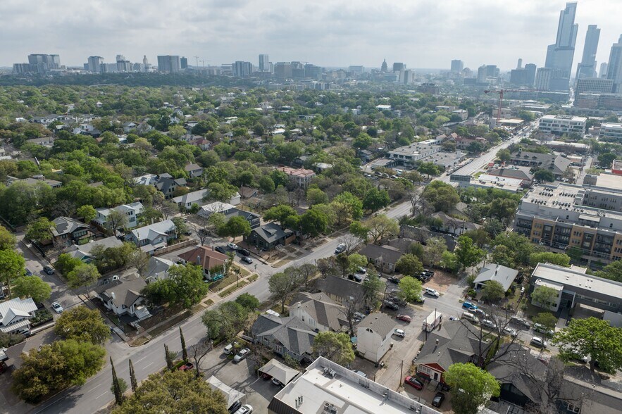 More Photos Of 1409 W 6th St, Austin Office For Lease