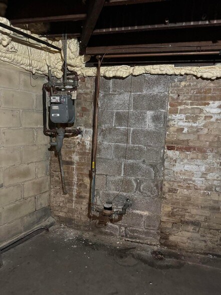 More Photos Of 335 River St, Manistee Storefront For Sale