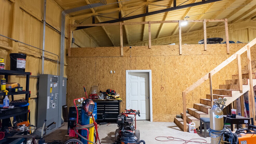 More Photos Of 11535 Sooner Rd, Edmond Warehouse For Sale