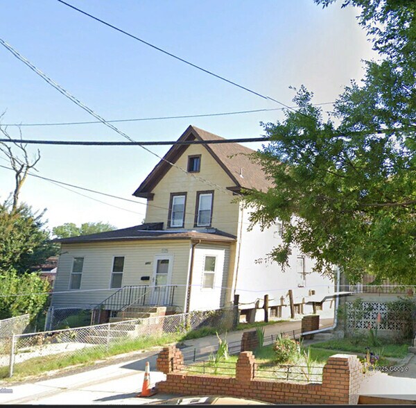 More Photos Of 4602 Quarles St Ne, Washington Office For Sale