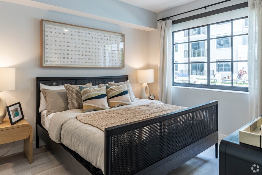 More Photos Of 1711 N University Dr, Plantation Coworking Space