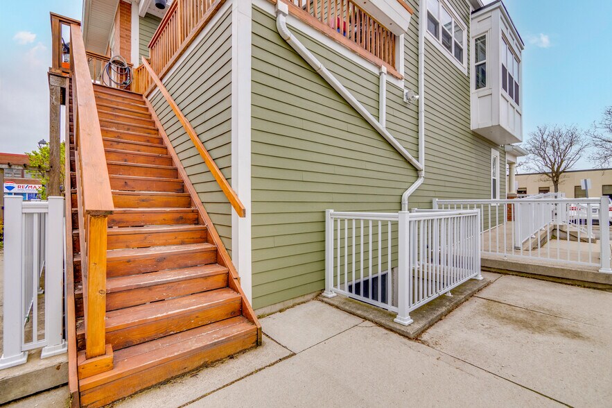 More Photos Of 201 Queen St S, Mississauga Storefront Retail Office For Sale