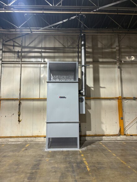 More Photos Of 1675 NE 51st Ave, Des Moines Warehouse For Lease