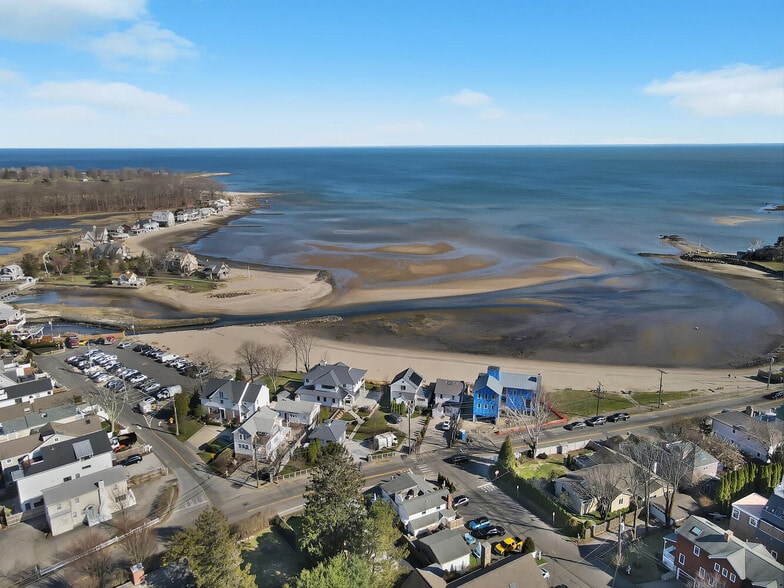 More Photos Of 222 Hillspoint Rd, Westport Restaurant For Lease