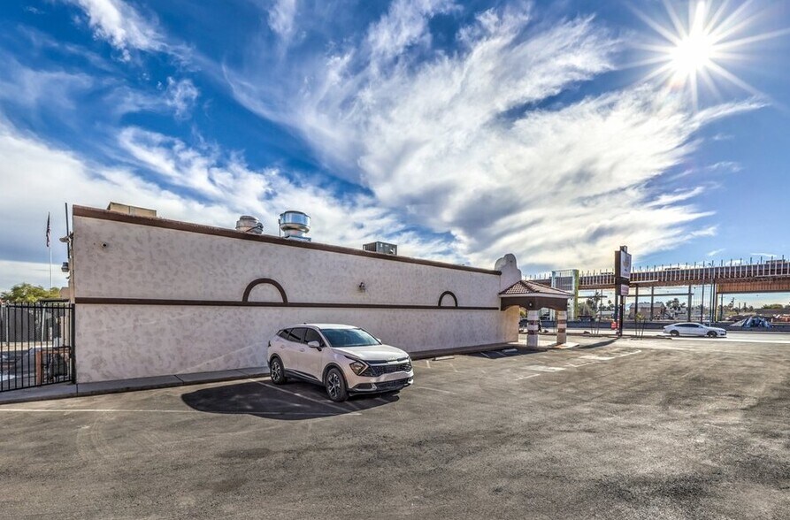 More Photos Of 1108 E Lake Mead Blvd, North Las Vegas Restaurant For Lease