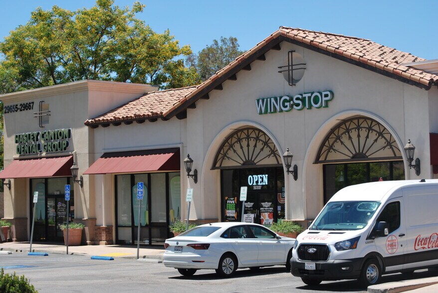 More Photos Of 29607 The Old Rd, Castaic Unknown For Lease