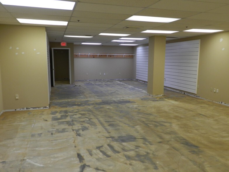 More Photos Of 13801-13807 NW 4th St, Sunrise Warehouse For Lease