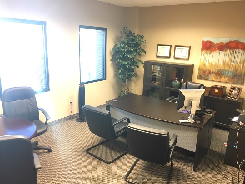 More Photos Of 8707 E Vista Bonita Dr, Scottsdale Office For Lease