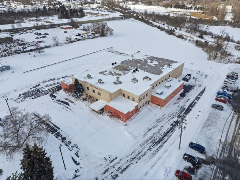 More Photos Of 5640 Williams Lake Rd, Waterford Township Light Manufacturing For Sale