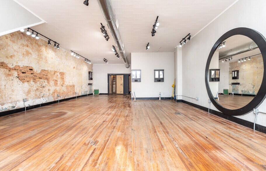 More Photos Of 108 E Public Sq, Laurens Storefront Retail Residential For Sale