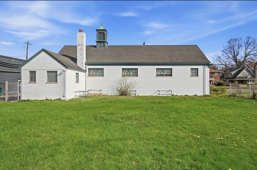 More Photos Of 1703 Dale Rd, Cincinnati Public Library For Sale