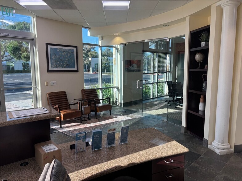 More Photos Of 2780 Gateway Rd, Carlsbad Office For Sale