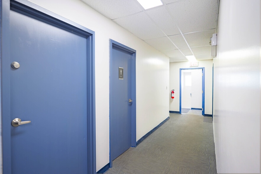 More Photos Of 3460 93 St NW, Edmonton Office For Lease