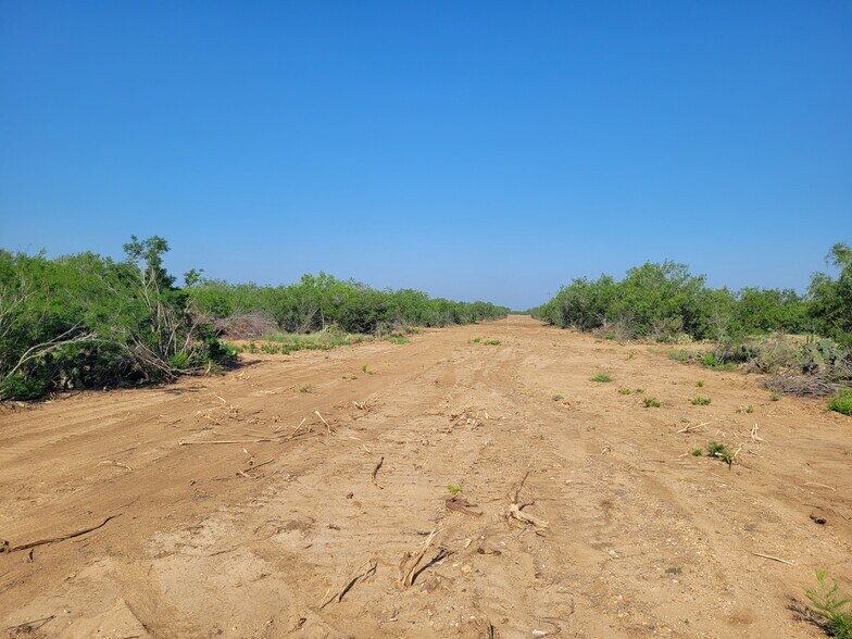 More Photos Of Highway 83 North, Laredo Land For Lease