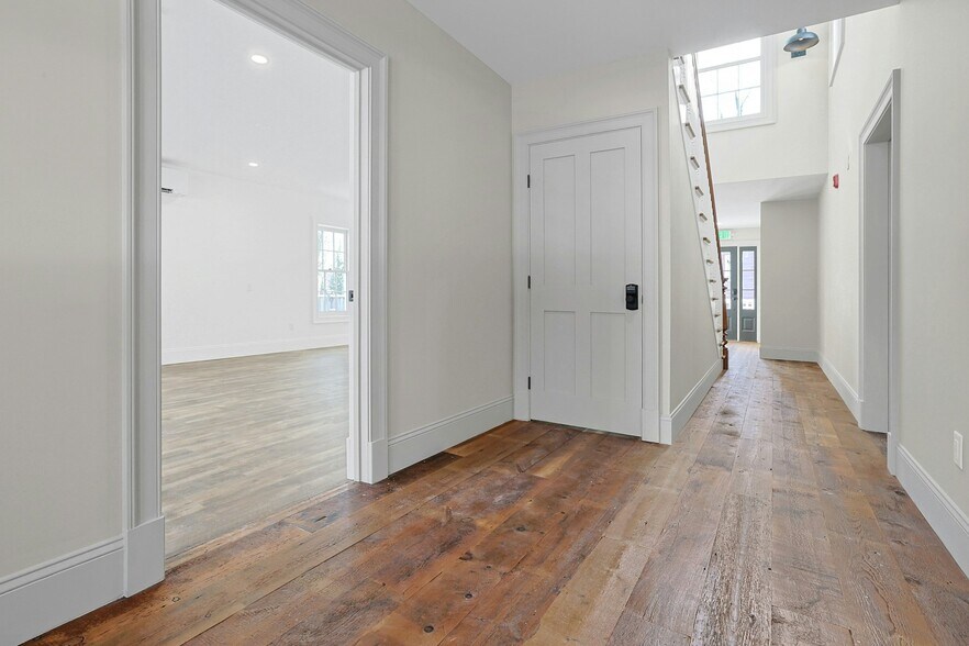 More Photos Of 77 Main St, Tappan Loft Creative Space For Lease