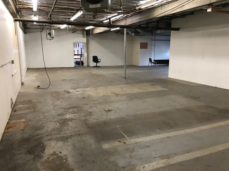 More Photos Of 26 Fitch St, Norwalk Warehouse For Lease