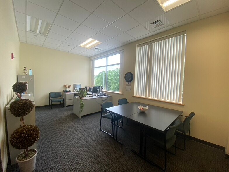 More Photos Of 101 Wason Ave, Springfield Medical For Lease