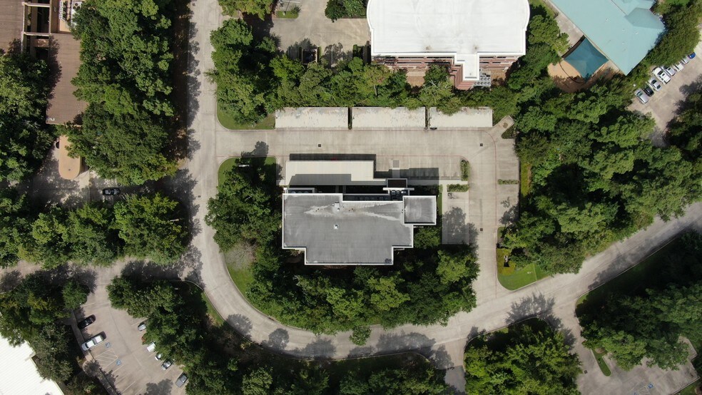 More Photos Of 1070 Evergreen Cir, The Woodlands Office For Lease