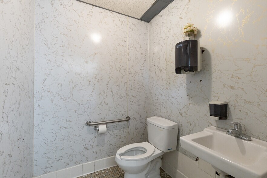 More Photos Of 2703 S Chicago Ave, South Milwaukee General Retail For Sale