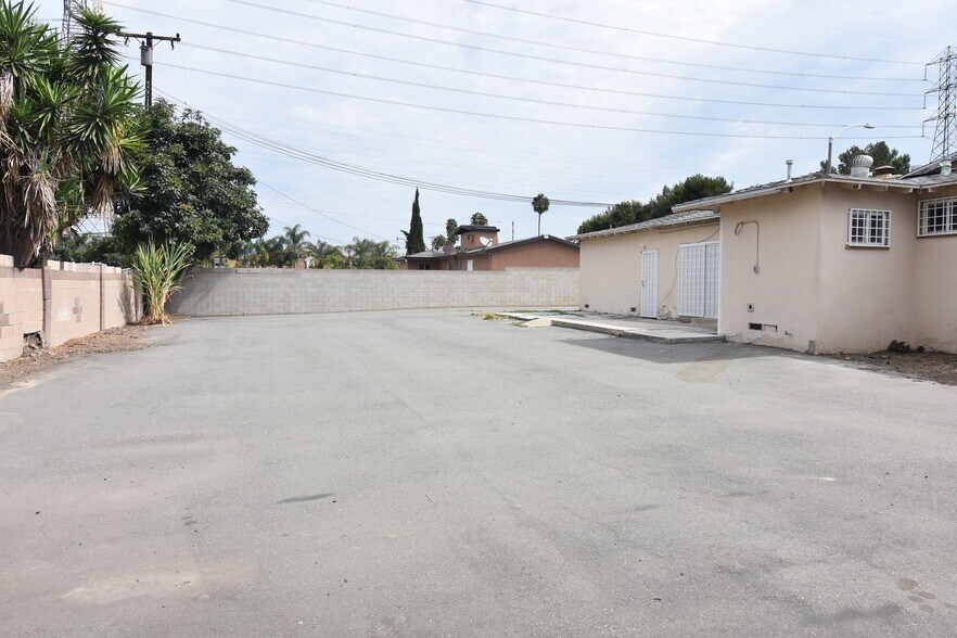 More Photos Of 1645 S Euclid St, Anaheim Light Distribution For Sale