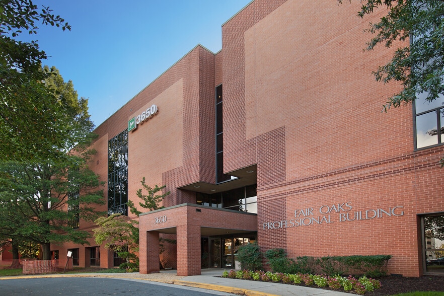 More Photos Of 3620 Joseph Siewick Dr, Fairfax Unknown For Lease