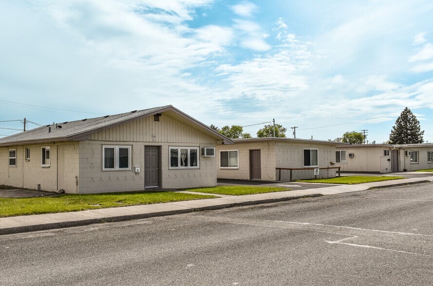 Primary Photo Of 124-132 W Shoshone St, Pasco Apartments For Sale