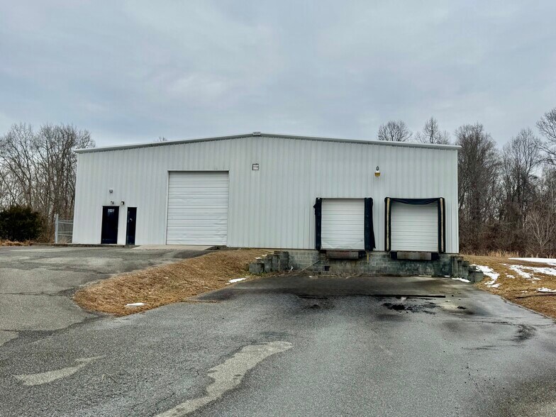 More Photos Of 3123 Cedar Park, Greensboro Warehouse For Lease