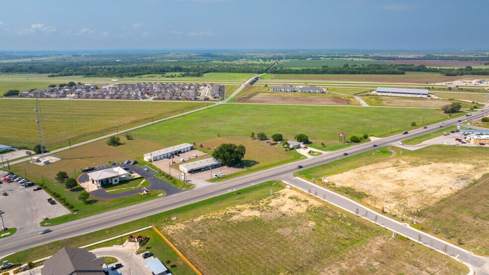 More Photos Of 2000 W San Antonio St, Lockhart Land For Sale