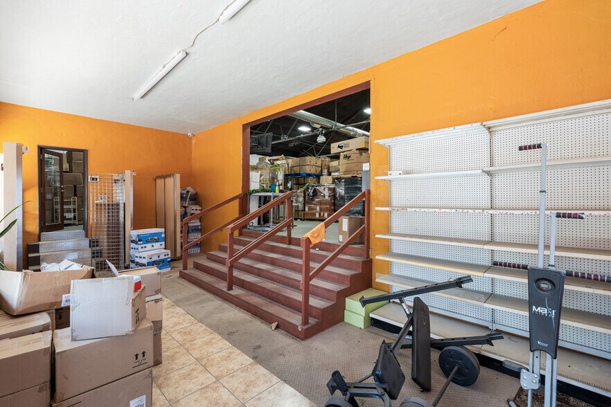 More Photos Of 2879 Main St, Riverside Warehouse For Lease