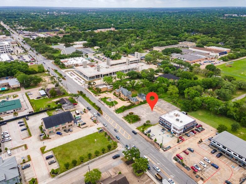 More Photos Of 310 Friendswood Dr, Friendswood Land For Lease