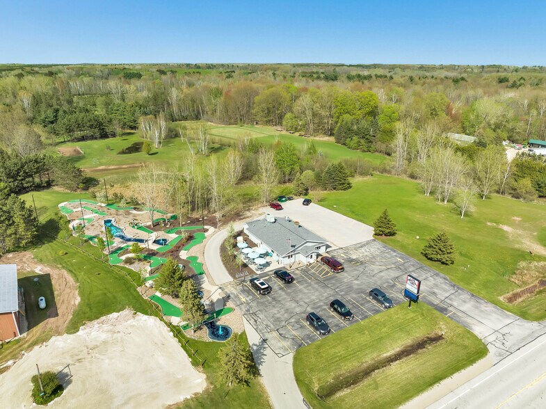 More Photos Of 2630 School Ln, Suamico Restaurant For Sale