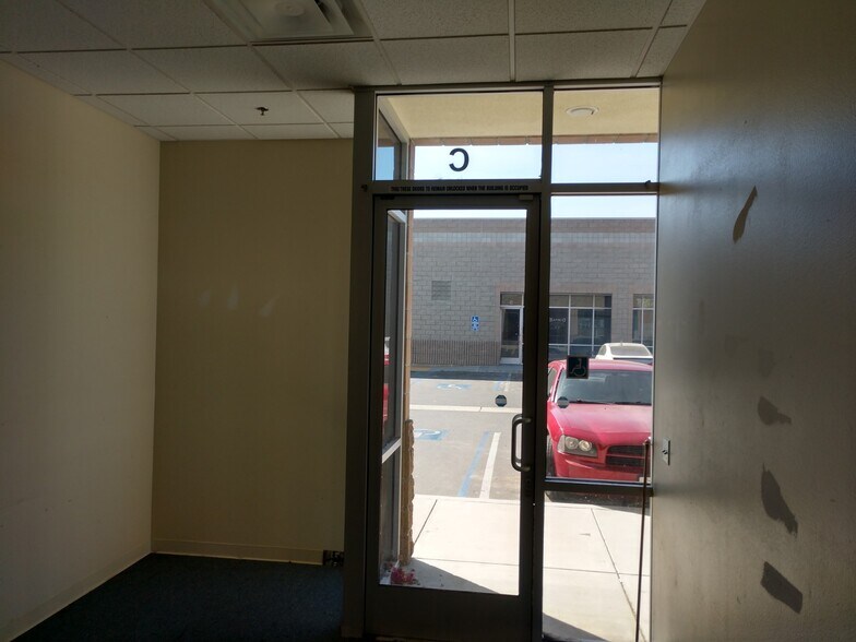 More Photos Of 110 Calavo St, Santa Paula Warehouse For Lease