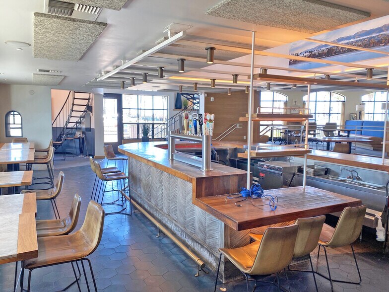 More Photos Of 15 E Cabrillo Blvd, Santa Barbara Restaurant For Lease