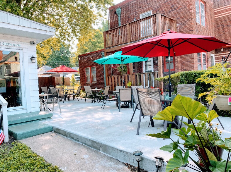 More Photos Of 207 N 5th St, Hannibal Restaurant For Sale