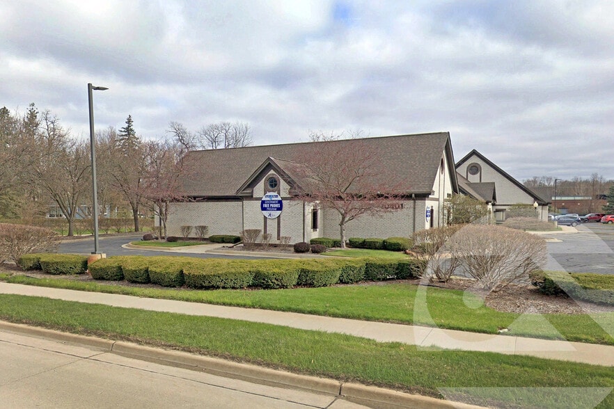 Primary Photo Of 10401 E Grand River Rd, Brighton Medical For Lease