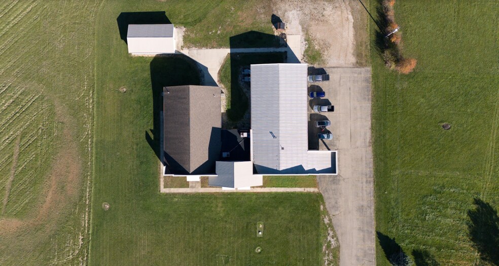 More Photos Of 15812 State Route 56 W, Mount Sterling Light Distribution For Sale