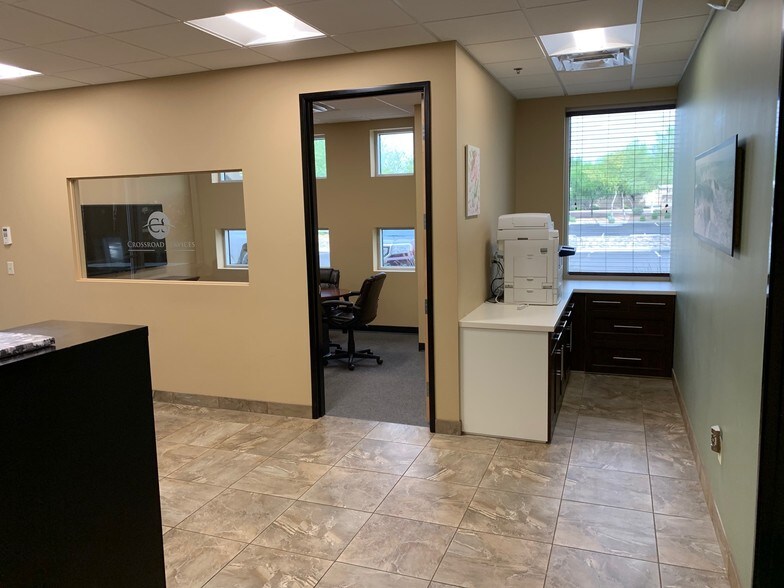 More Photos Of 2060 W Whispering Wind Dr, Phoenix Medical For Sale