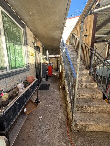 More Photos Of 2135 Bannister Pl, Honolulu Multifamily For Sale