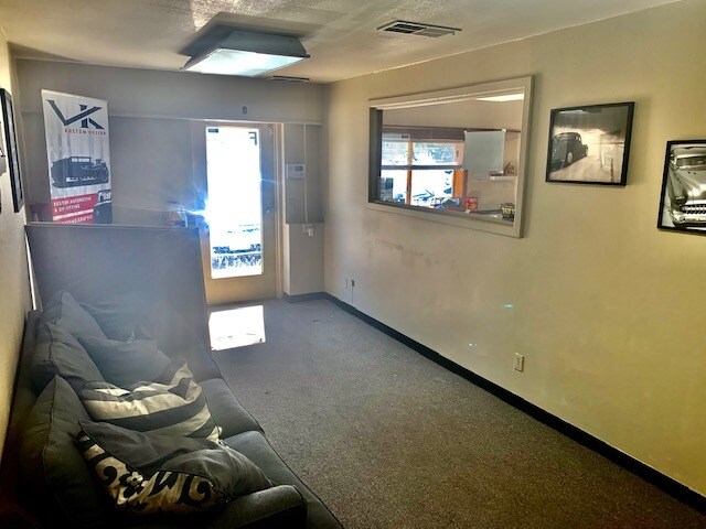 More Photos Of 500-504 2nd St, Castle Rock Warehouse For Lease