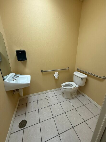 More Photos Of 750 Tamiami Trl, Port Charlotte Office For Sale