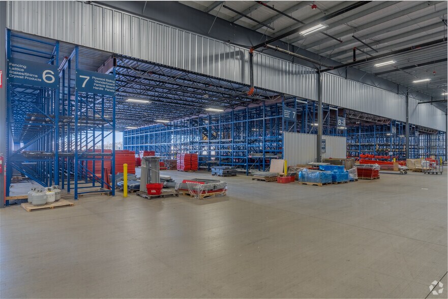 More Photos Of 400 SE Fairmount Dr, Pullman Department Store For Sale