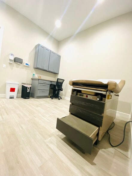 More Photos Of 4220 Cartwright Rd, Missouri City Medical For Sale