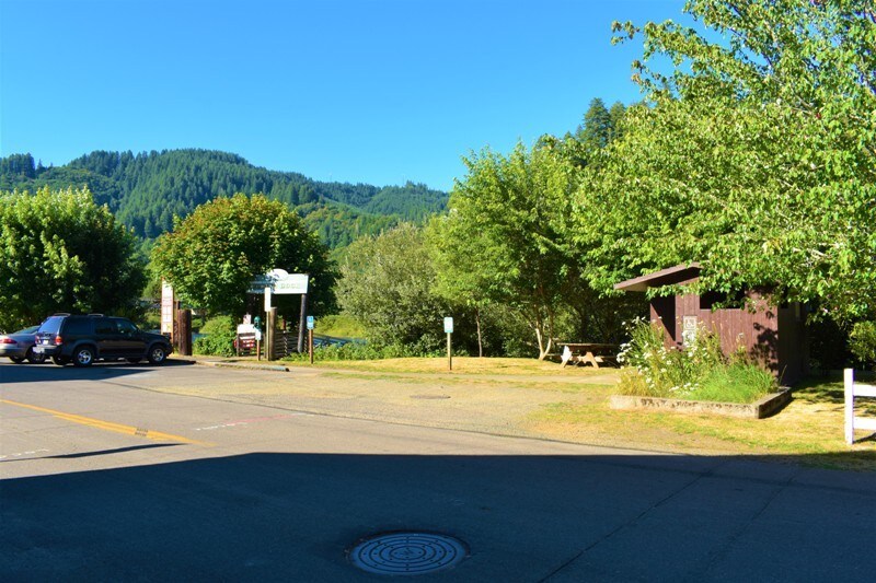 More Photos Of 10780 Highway 126, Mapleton General Retail For Sale