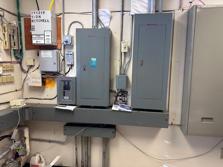 More Photos Of 1219 N Mitchell St, Cadillac Bank For Lease