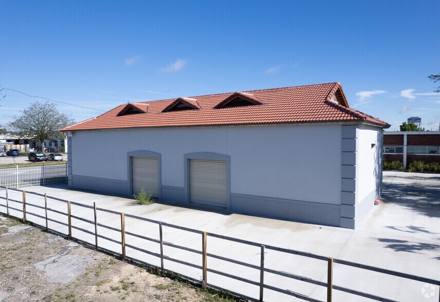 More Photos Of 441 Cassat Ave, Jacksonville Auto Repair For Sale