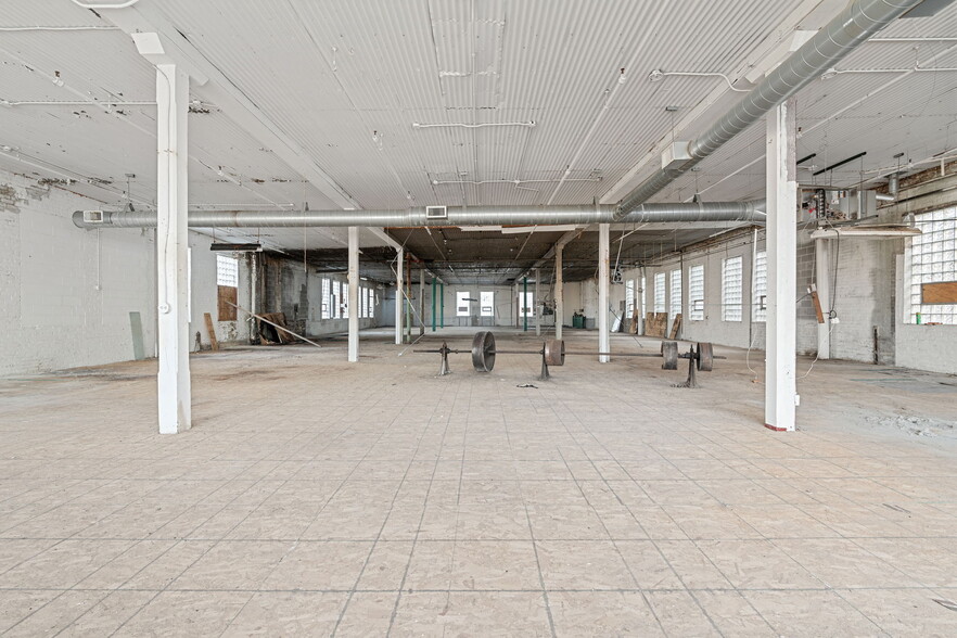 More Photos Of 731 E 14th St, Minneapolis Storefront Retail Office For Sale