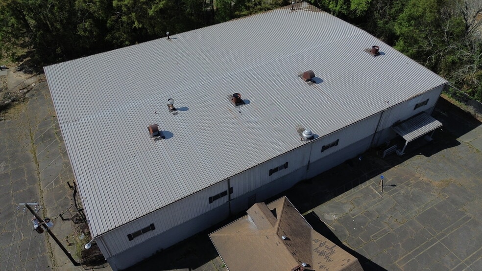 More Photos Of 1290 Knotts Ave, East Point Theater Concert Hall For Sale